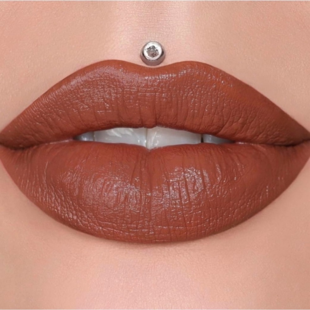 JEFFREE STAR Velvet Trap Lipstick MAN DOWN